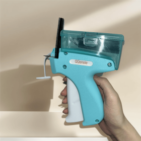 Quick Clothing Fixer, 1 Count Handheld Tag Attacher Gun With 5 Counts Needles & 1000pcs Barbs Fasteners, Sewing Craft Kit For Retail Hang Price F (Color: Blue)